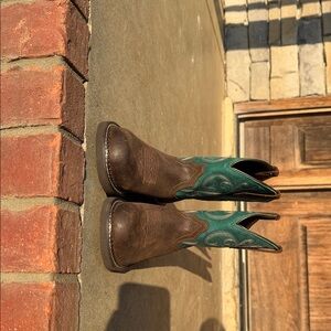 Ariat Kids Boots in Brown and teal